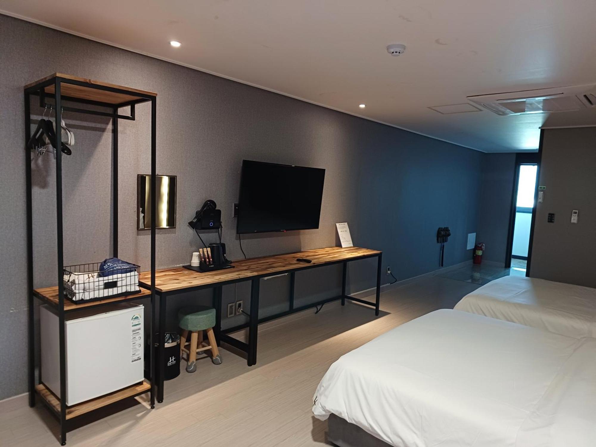 Tongyeong Bridge Hotel Esterno foto