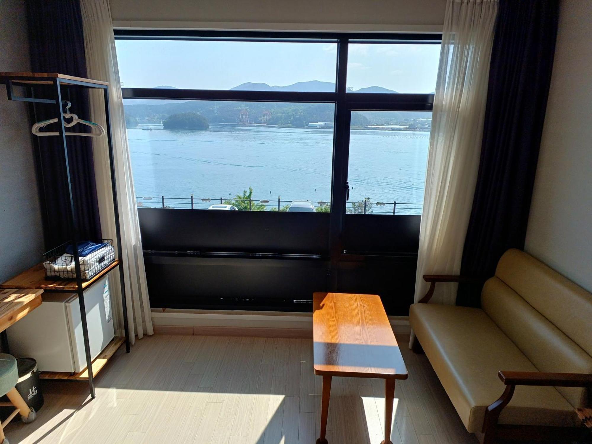 Tongyeong Bridge Hotel Esterno foto