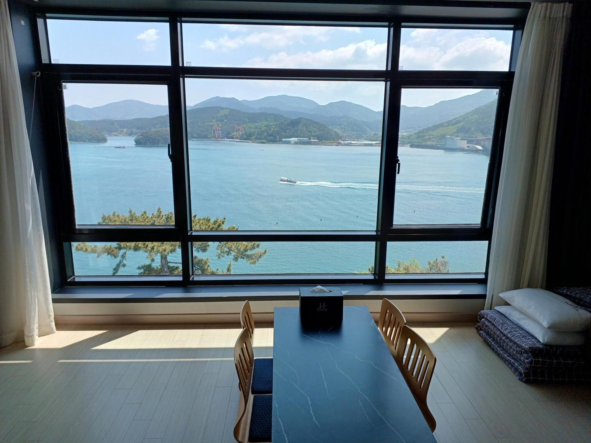 Tongyeong Bridge Hotel Esterno foto