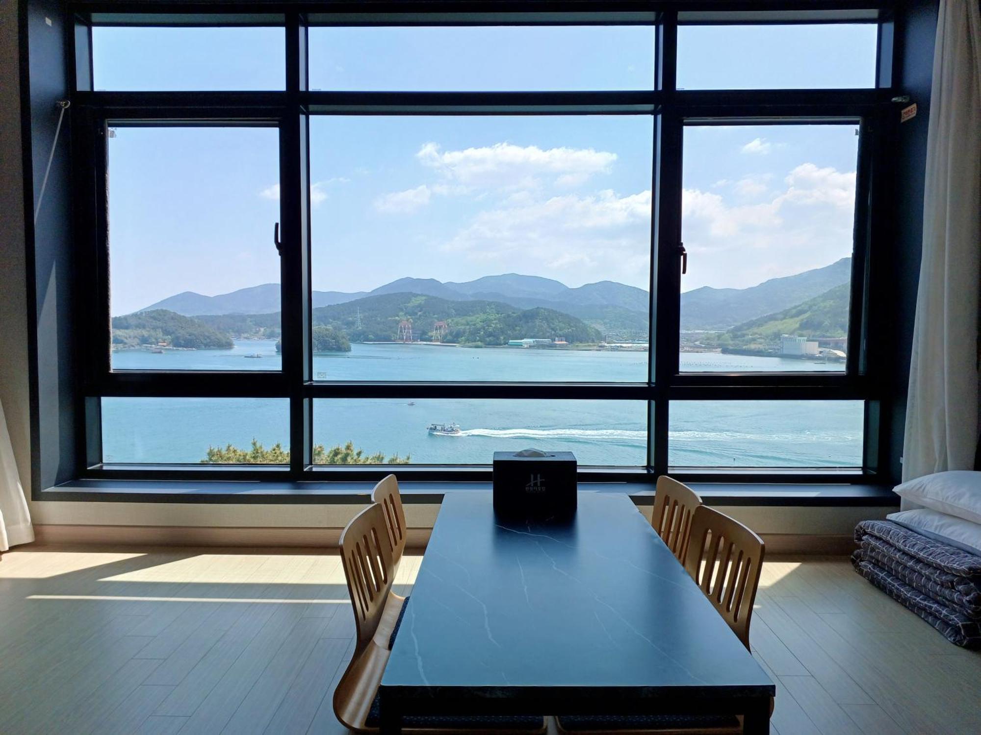 Tongyeong Bridge Hotel Esterno foto